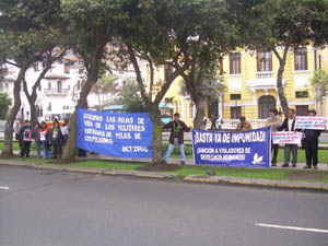  exigiendo las hojas de vida de los militares